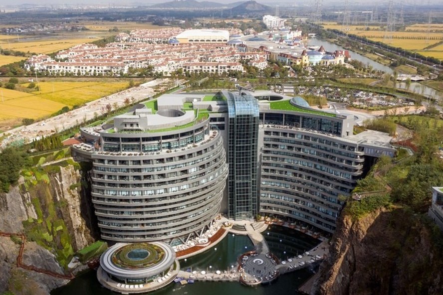 Khách sạn ngầm Äầu tiên thế giá»i á» Thượng Hải. Ảnh: AFP