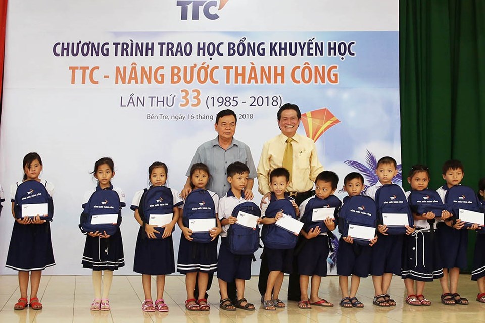 Trao học bổng “TTC – Nâng bước thành công” tại Bến Tre Trao học bổng “TTC – Nâng bước thành công” tại Bến Tre