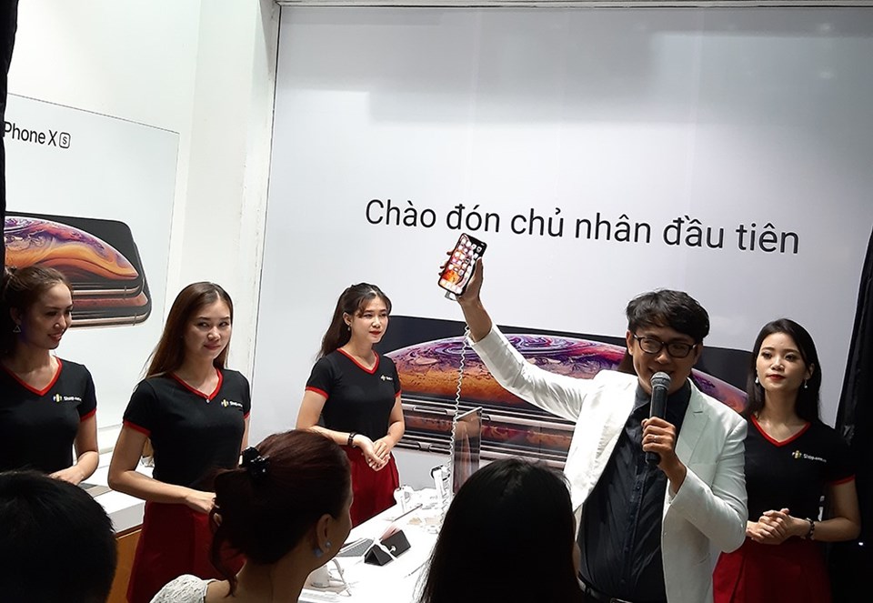 0h ngày 2.11 FPT Shop chính thức mở bán iPhone 2018 (ảnh: PR). 0h ngày 2.11 FPT Shop chính thức mở bán iPhone 2018 (ảnh: PR).