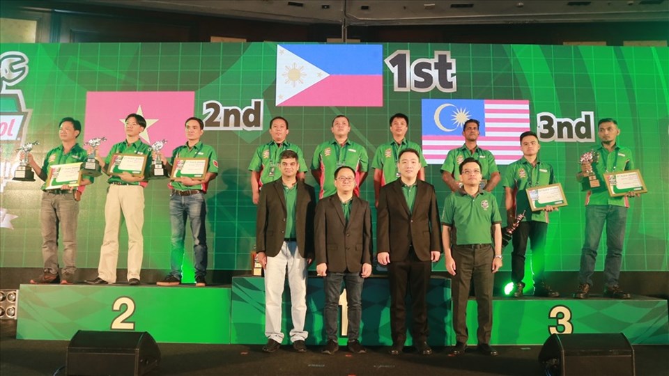 3 thợ máy của Việt Nam giành vị trí Á quân của cuộc thi "Siêu Thợ Máy Châu Á Thái Bình Dương 2018" 3 thợ máy của Việt Nam giành vị trí Á quân của cuộc thi "Siêu Thợ Máy Châu Á Thái Bình Dương 2018"