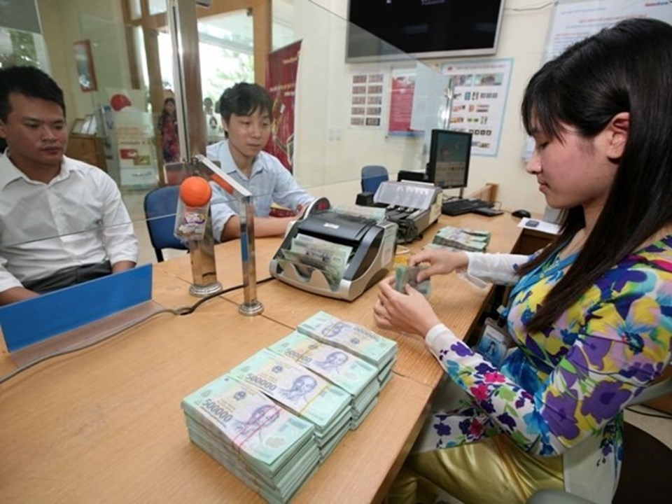 Các công ty tài chính đang đua nhau cho vay tiền mặt để cạnh tranh thị phần cho vay tiêu dùng. Các công ty tài chính đang đua nhau cho vay tiền mặt để cạnh tranh thị phần cho vay tiêu dùng.