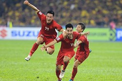 Highlights: Dẫn trước 2 bàn, ĐT Việt Nam bị Malaysia gỡ hòa 2-2