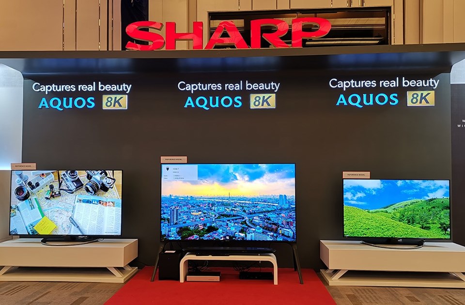 3 mẫu TV 8K được Sharp Việt Nam trưng bày tại sự kiện ra mắt sản phẩm mới sẽ được bán tại Việt Nam từ năm 2019 (ảnh: PK). 3 mẫu TV 8K được Sharp Việt Nam trưng bày tại sự kiện ra mắt sản phẩm mới sẽ được bán tại Việt Nam từ năm 2019 (ảnh: PK).
