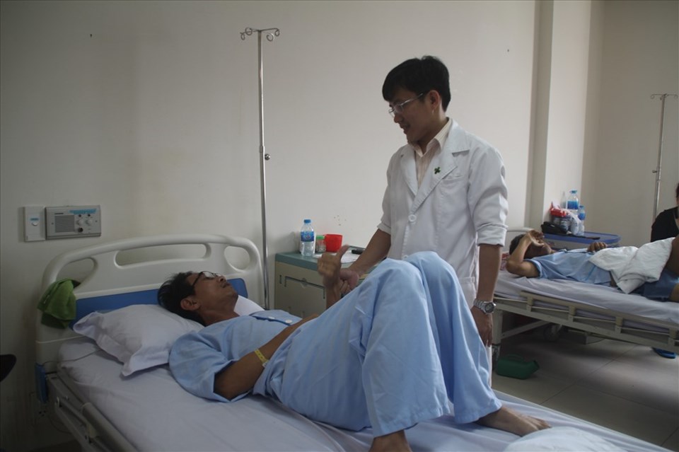 Bệnh nhân được chữa trị và đang hồi phục Bệnh nhân được chữa trị và đang hồi phục