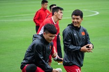 Đức Chinh rạng rỡ cùng ĐT Việt Nam tập luyện trước chung kết AFF Cup