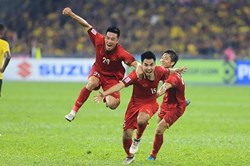 Đức Huy - Duy Mạnh: Hành trình từ nhặt bóng đến người hùng