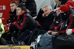 Man Utd chính thức sa thải HLV Jose Mourinho