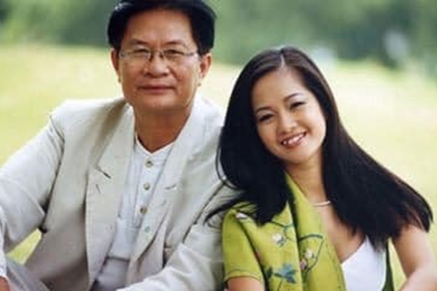 Bức ảnh cũ của nhạc sĩ Dương Thụ và ca sĩ Hồng Nhung. Ảnh: NVCC