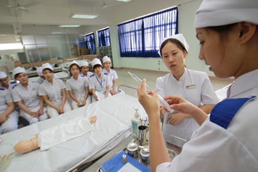 Từ nÄm 2019, nhóm ngà nh sức khá»e sẽ có Äiá»m sà n riêng. Ảnh minh há»a: T.L