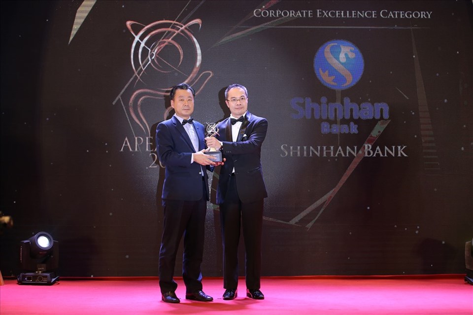 Ông Lee Chai Ho - Phó Tổng giám đốc Ngân hàng Shinhan, nhận giải thưởng Kinh doanh xuất sắc Châu Á 2018 Ông Lee Chai Ho - Phó Tổng giám đốc Ngân hàng Shinhan, nhận giải thưởng Kinh doanh xuất sắc Châu Á 2018