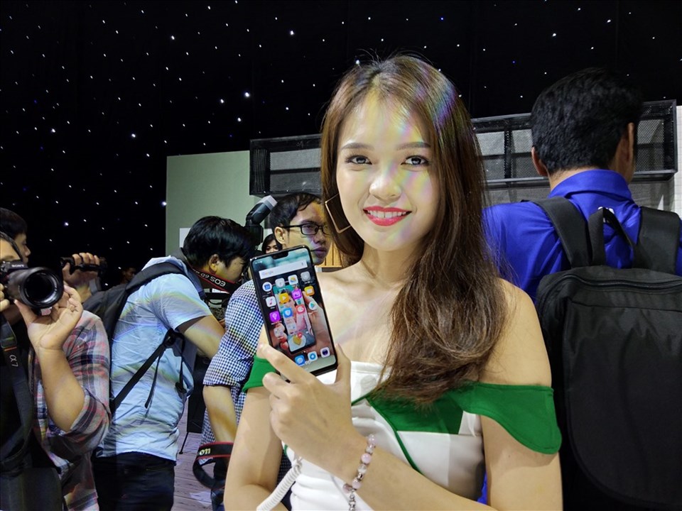 Ra mắt smartphone OPPO F7. Ra mắt smartphone OPPO F7.