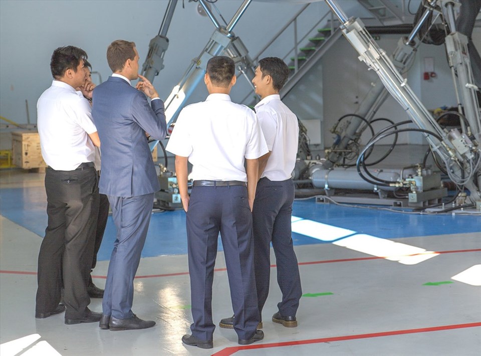 Học viên Việt Nam trong lớp đào tạo tại BAA. Học viên Việt Nam trong lớp đào tạo tại BAA.