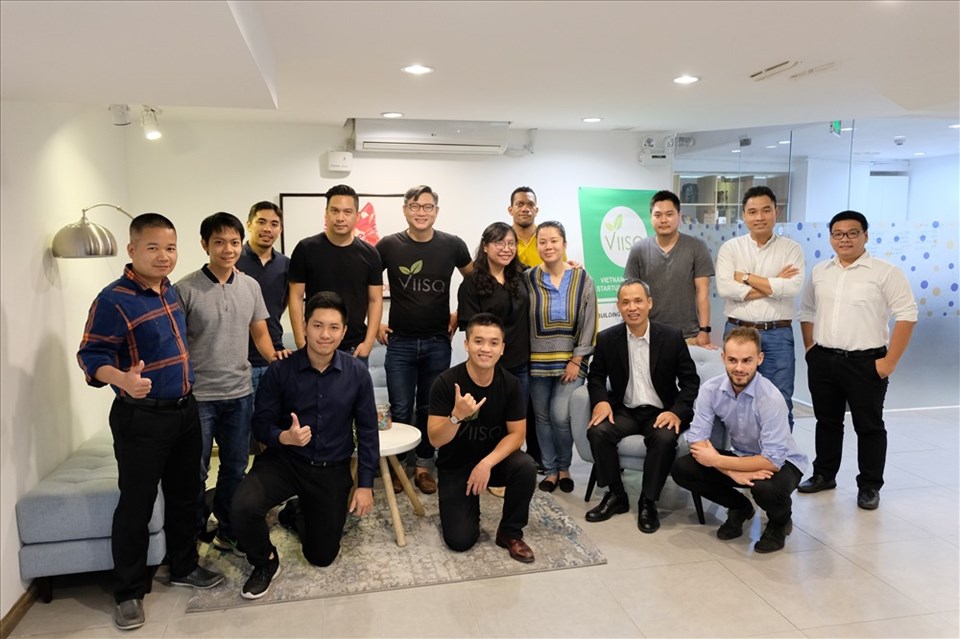 Mỗi startup trong chương trình Tăng tốc khóa 3 sẽ được VIISA đầu tư 15.000 USD tiền mặt và các chi phí khác như nhà ở, văn phòng, kỹ thuật. Mỗi startup trong chương trình Tăng tốc khóa 3 sẽ được VIISA đầu tư 15.000 USD tiền mặt và các chi phí khác như nhà ở, văn phòng, kỹ thuật.