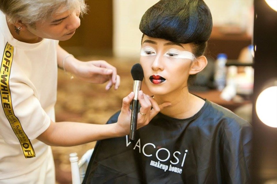 Cơ hội cho những bạn trẻ yêu thích nghề trang điểm Cơ hội cho những bạn trẻ yêu thích nghề trang điểm