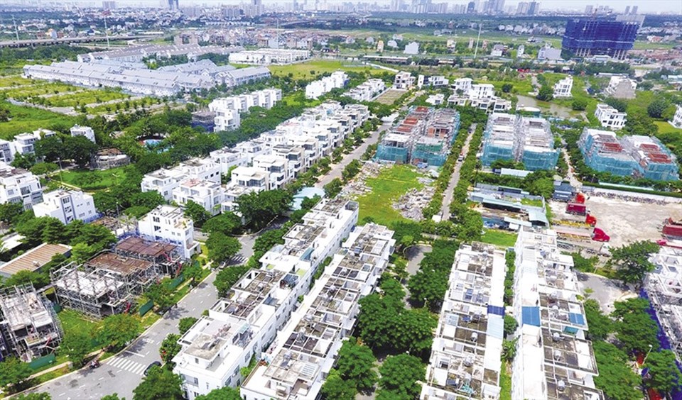 Các chuyên gia cho rằng các cơn sốt đất vừa qua chỉ mang tính cục bộ, thị trường vẫn có nhu cầu thật. Ảnh: Vy An Các chuyên gia cho rằng các cơn sốt đất vừa qua chỉ mang tính cục bộ, thị trường vẫn có nhu cầu thật. Ảnh: Vy An