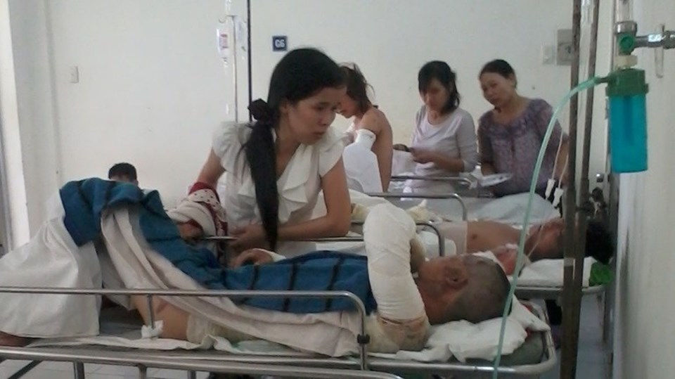 Công nhân bị bỏng nặng trong một vụ tai nạn lao động - Ảnh: L.T Công nhân bị bỏng nặng trong một vụ tai nạn lao động - Ảnh: L.T