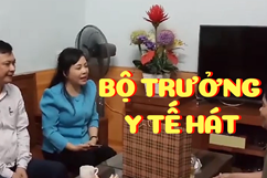 Bất ngờ: Bộ trưởng Y tế hát 'Người con gái sông La' tặng anh hùng La Thị Tám