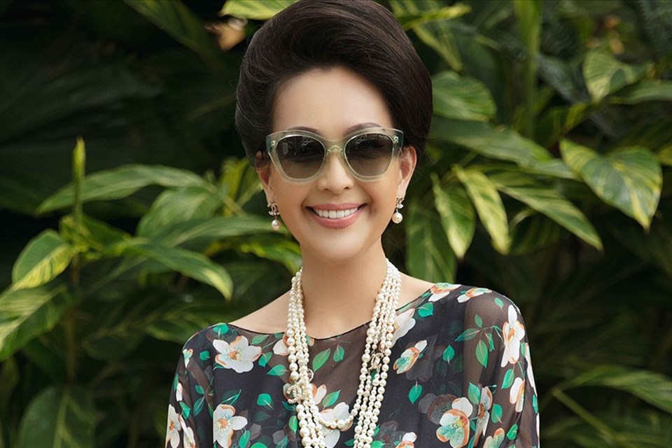 Nữ hoàng ảnh lịch Diễm My tươi trẻ, đọ dáng bên dàn mỹ nhân Việt Nữ hoàng ảnh lịch Diễm My tươi trẻ, đọ dáng bên dàn mỹ nhân Việt