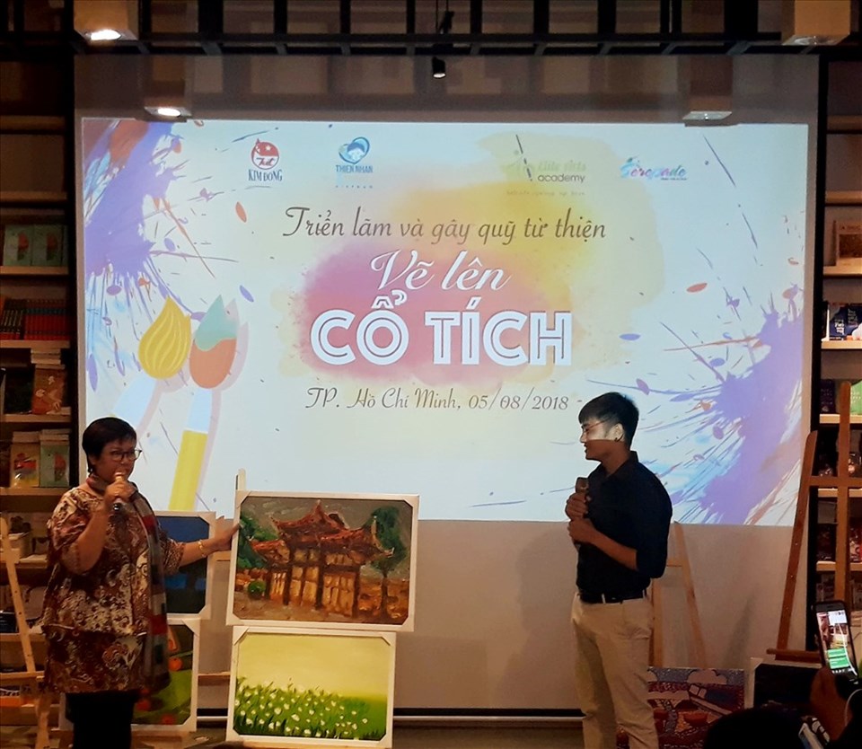Buổi triển lãm và gây quỹ từ thiện "Vẽ lên cổ tích" Buổi triển lãm và gây quỹ từ thiện "Vẽ lên cổ tích"
