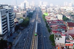 Flycam: Ngắm 5 đoàn tàu Cát Linh - Hà Đông đồng loạt khởi hành từ trên cao