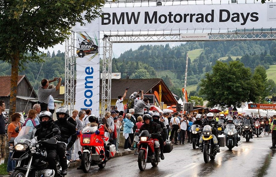 BMW Motorrad Days tại Garmisch-Partenkirchen (Đức). BMW Motorrad Days tại Garmisch-Partenkirchen (Đức).