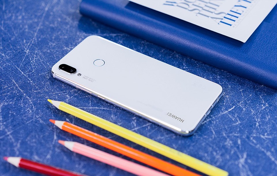 Màu mới của Huawei Nova 3i: Trắng Ngọc Trai. Màu mới của Huawei Nova 3i: Trắng Ngọc Trai.