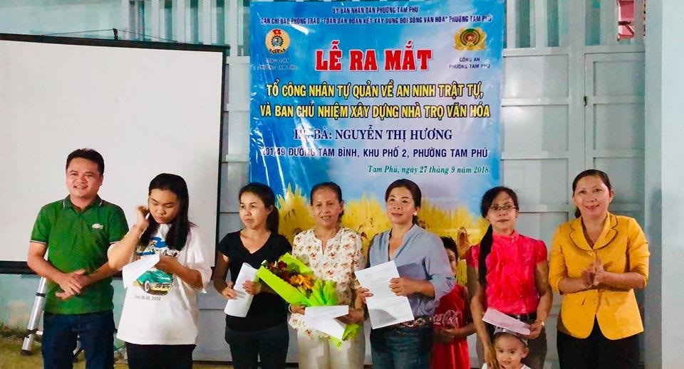 Ra mắt tổ công nhân tự quản Ra mắt tổ công nhân tự quản