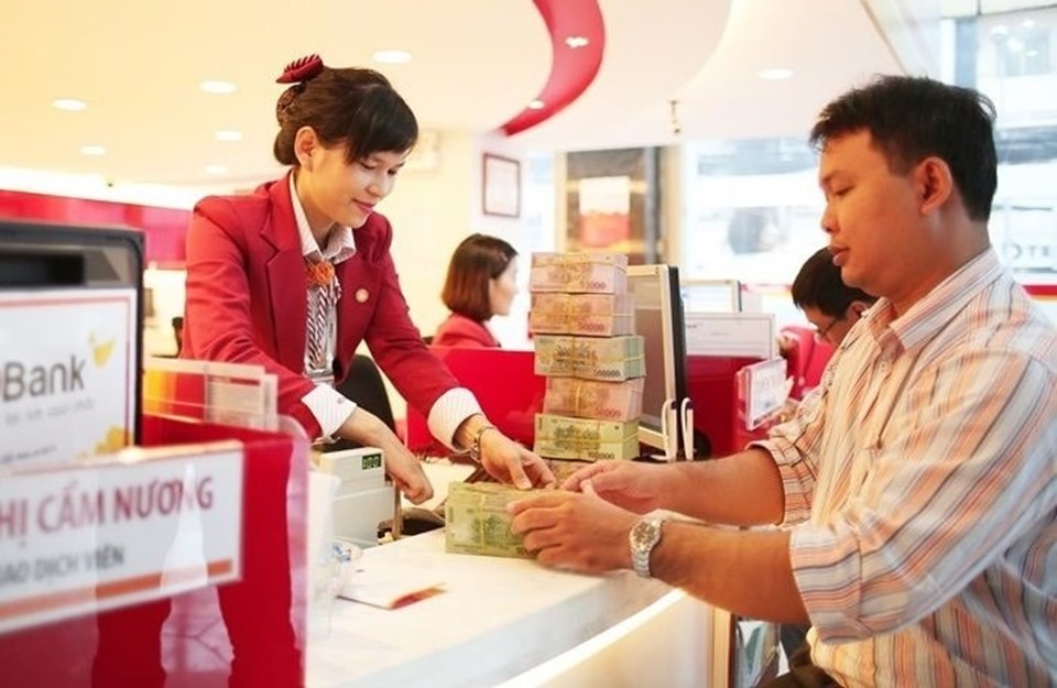 Nhiều ngân hàng tăng lãi suất tiết kiệm trước dịp cận Tết Nguyên Đán Nhiều ngân hàng tăng lãi suất tiết kiệm trước dịp cận Tết Nguyên Đán