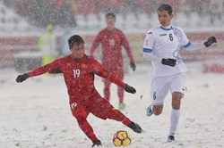 So sánh 2 siêu phẩm cầu vồng của Quang Hải ở U23 Châu Á và Asian Cup
