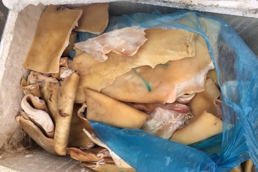 Da trâu, bò đựng trong thùng xốp không có dấu kiểm dịch