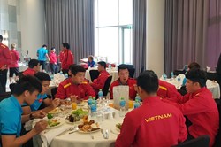 Thủ thành Đặng Văn Lâm nhớ món ăn Việt Nam