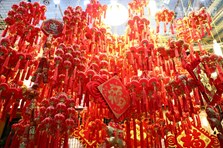Hàng Mã lung linh sắc màu đón tết âm lịch Kỷ Hợi