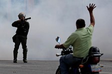 Hàng trăm nghìn người đổ ra đường biểu tình ở Venezuela