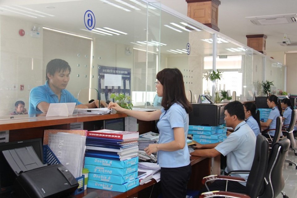 Các doanh nghiệp đang làm thủ tục xuất nhập khẩu hàng hoá tại Hải quan Bình Dương. Ảnh: T.T Các doanh nghiệp đang làm thủ tục xuất nhập khẩu hàng hoá tại Hải quan Bình Dương. Ảnh: T.T