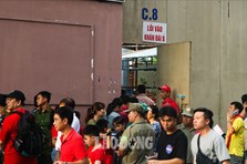 U22 Việt Nam vs U22 UAE: Cò vé bát nháo, CĐV "ngã ngửa" vì giá gửi xe
