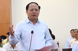 Cử tri hỏi: Vì sao ông Tất Thành Cang vẫn làm đại biểu HĐND?