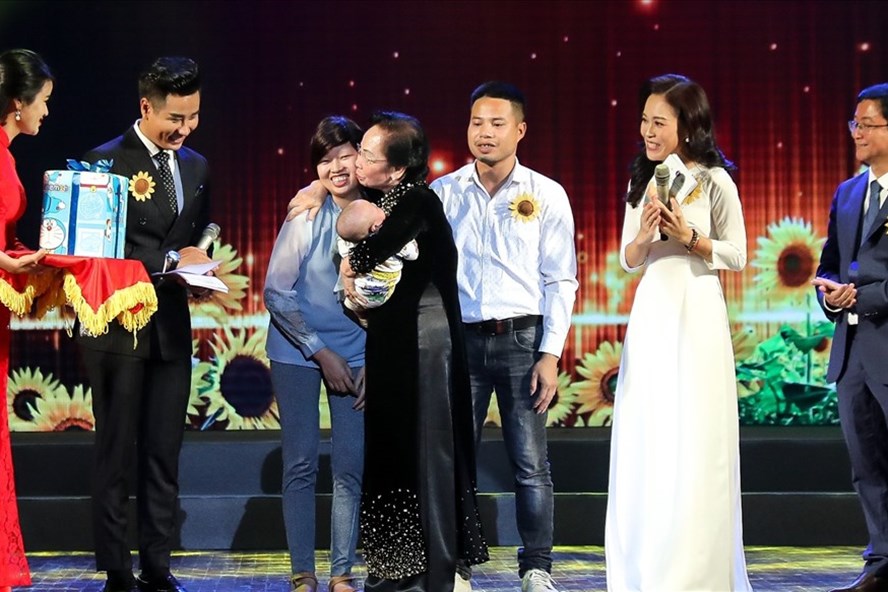 Sản phụ ung thư giai đoạn cuối sinh con đã hồi phục kỳ diệu san phu ung thu giai doan cuoi sinh con da hoi phuc ky dieu