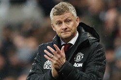 Pogba, De Gea chấn thương: Đêm buồn nhưng không "chết" của Solskjaer