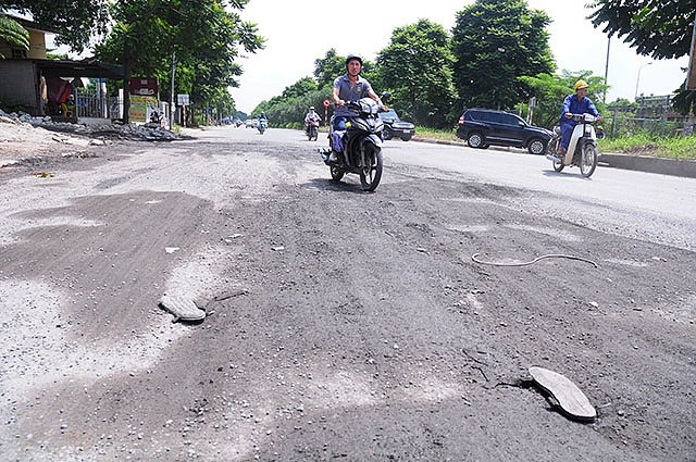 22 tỉ đồng sửa chữa đường gom đại lộ Thăng Long