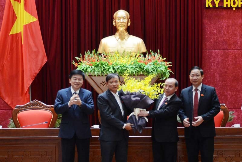 Thủ tướng phê chuẩn Phó Chủ tịch UBND tỉnh Hòa Bình