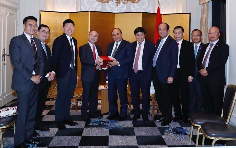 Thủ tướng tiếp tập đoàn đầu tư tài chính lớn nhất Nhật Bản, Softbank