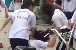 Vụ đánh nhau vì chê màu đôi giày: Làm rõ hành vi của các nữ sinh