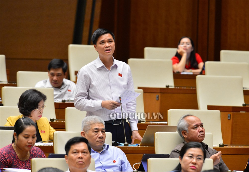 Tăng tuổi nghỉ hưu với công chức, còn người lao động thì cần cân nhắc