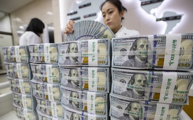 Tỷ giá ngoại tệ 29.10: USD bất ngờ đảo chiều giảm,