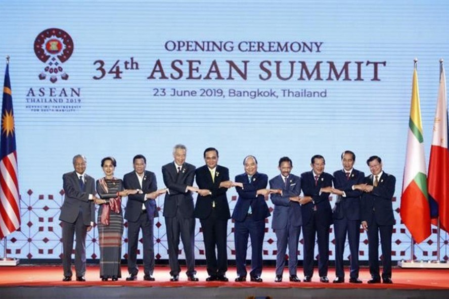 Thủ tướng Nguyễn Xuân Phúc cùng các nhà lãnh đạo ASEAN tại Hội nghị Cấp cao ASEAN lần thứ 34, ngày 23.6.2019 tại Bangkok, Thái Lan. Ảnh: TTXVN