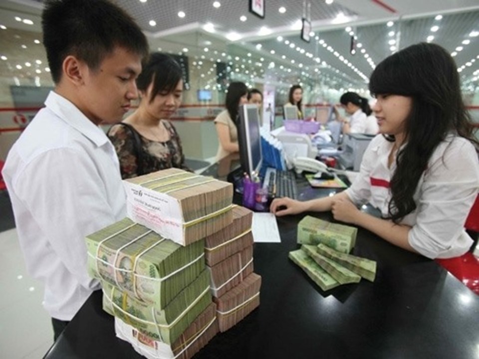 Các NHTM đua tăng lãi suất huy động thu hút tiền nhà rỗi sau Tết Nguyên Đán Các NHTM đua tăng lãi suất huy động thu hút tiền nhà rỗi sau Tết Nguyên Đán