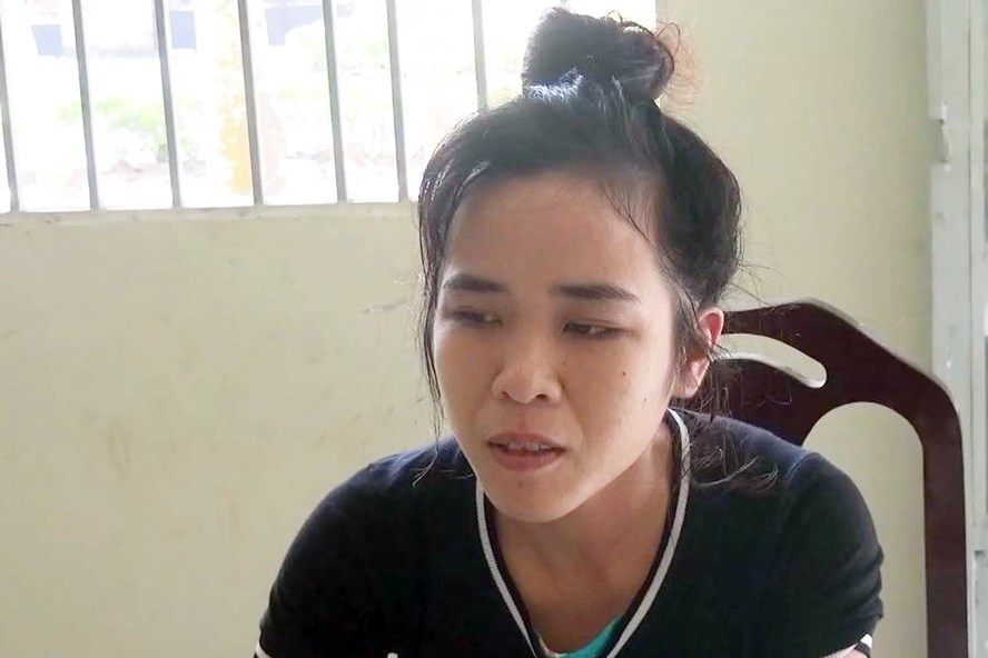 Đối tượng Hương tại cơ quan công an. Ảnh công an cung cấp