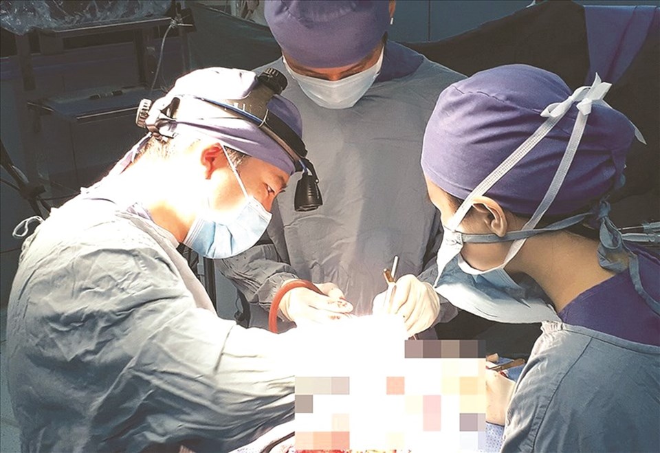 Các bác sĩ điều trị bệnh u máu ở trẻ. Ảnh minh họa Các bác sĩ điều trị bệnh u máu ở trẻ. Ảnh minh họa