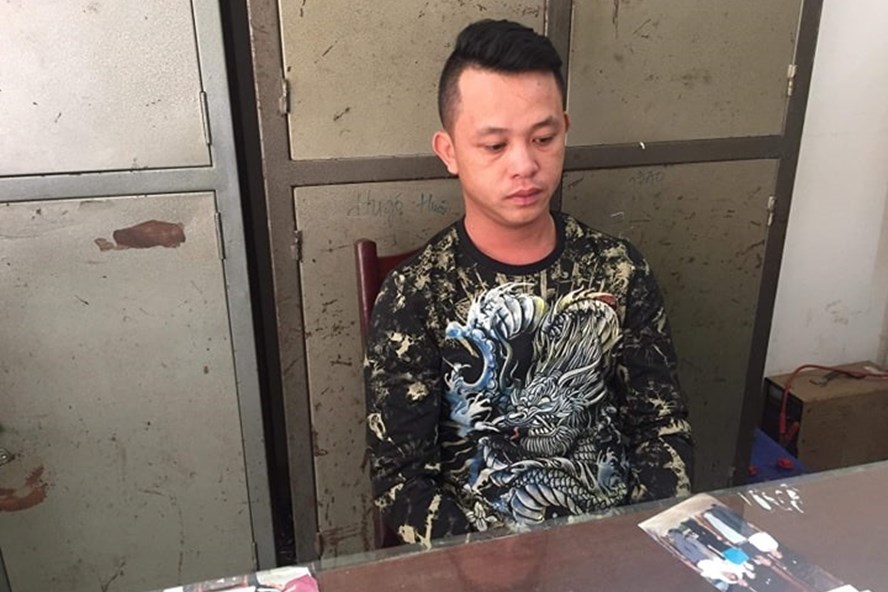 Kỳ Äầu thú tại cÆ¡ quan công an. Ảnh N.P