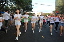 Hoa hậu Tiểu Vy cùng dàn người đẹp rạng rỡ tại Tiền Phong Marathon